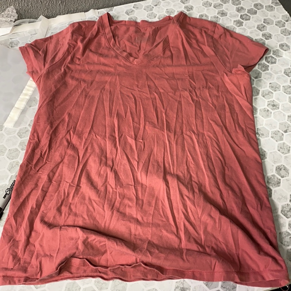 Liz Lange Maternity Large Pink Short Sleeve V Neck T Shirt